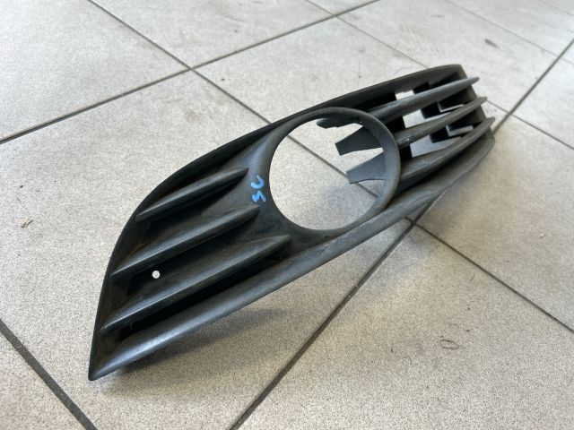 bontott VW PASSAT B6 Bal Ködlámpa Rács