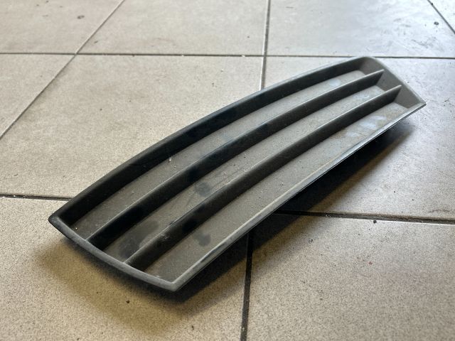 bontott VW PASSAT B6 Bal Ködlámpa Rács