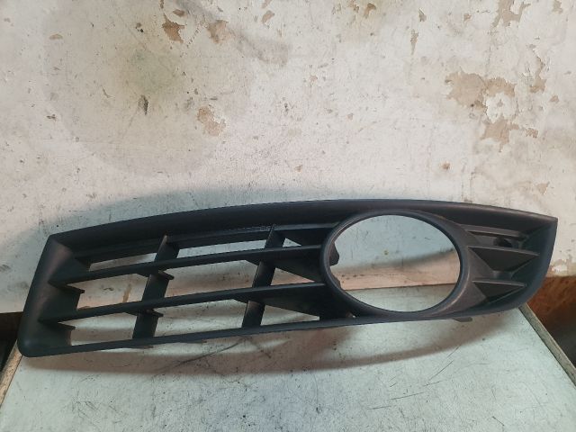 bontott VW PASSAT B6 Bal Ködlámpa Rács