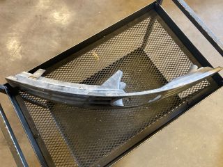 bontott VW PASSAT B6 Bal Ködlámpa Rács