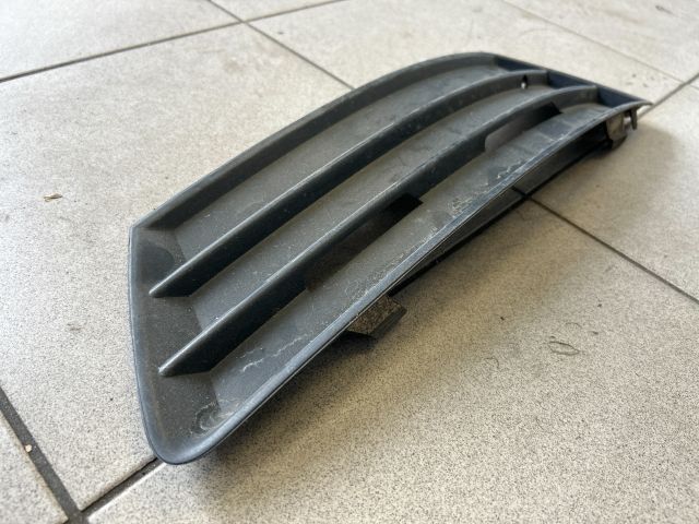 bontott VW PASSAT B6 Bal Ködlámpa Rács