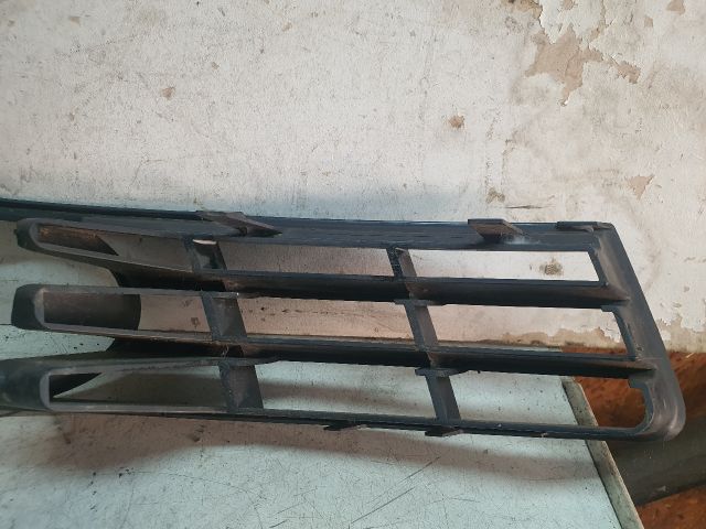 bontott VW PASSAT B6 Bal Ködlámpa Rács