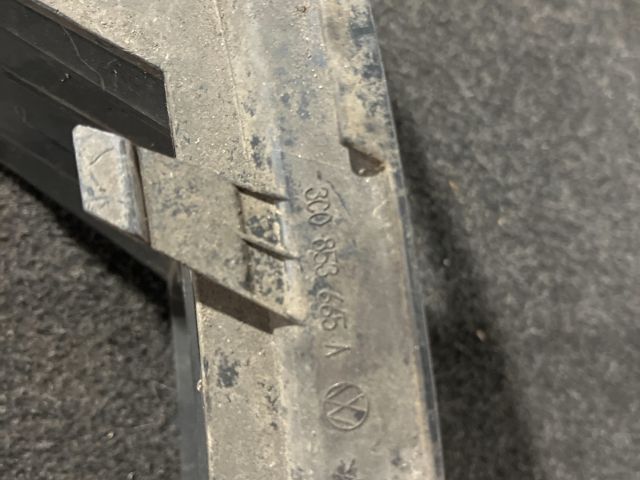 bontott VW PASSAT B6 Bal Ködlámpa Rács