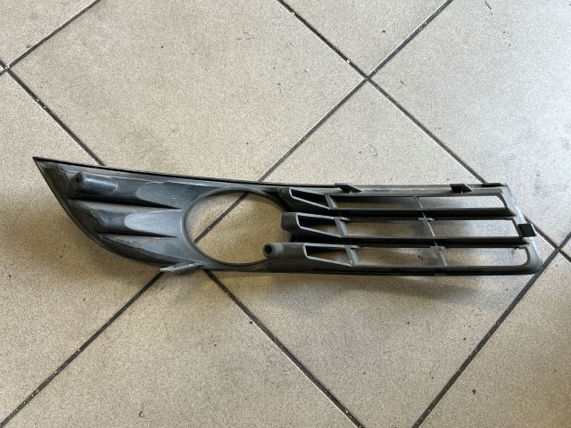 bontott VW PASSAT B6 Bal Ködlámpa Rács