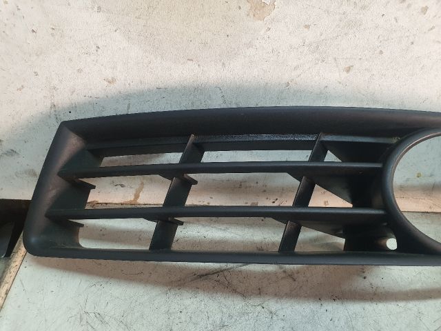 bontott VW PASSAT B6 Bal Ködlámpa Rács