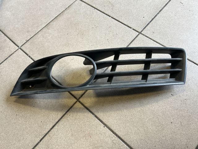 bontott VW PASSAT B6 Bal Ködlámpa Rács