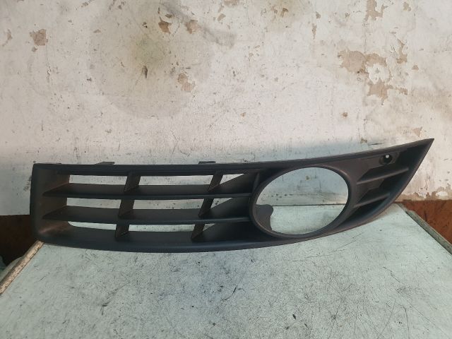 bontott VW PASSAT B6 Bal Ködlámpa Rács