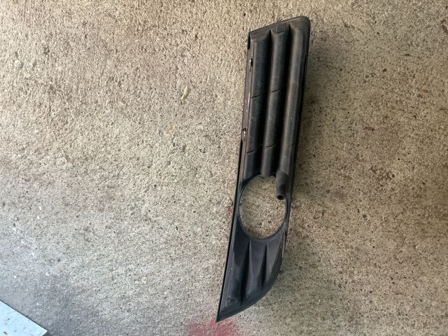 bontott VW PASSAT B6 Bal Ködlámpa Rács