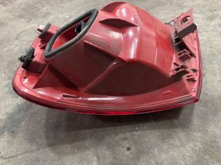 bontott VW PASSAT B6 Bal Külső Hátsó Lámpa