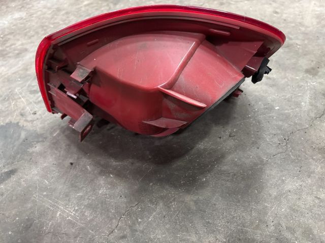 bontott VW PASSAT B6 Bal Külső Hátsó Lámpa