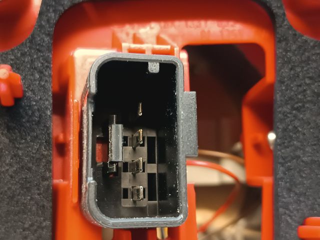 bontott VW PASSAT B6 Bal Külső Hátsó Lámpa