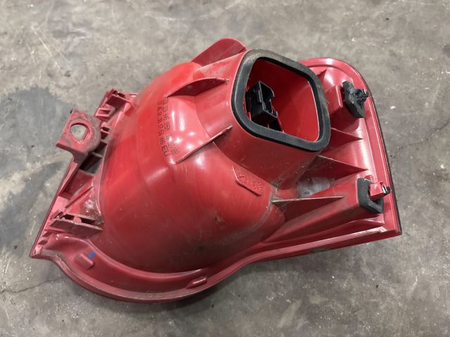 bontott VW PASSAT B6 Bal Külső Hátsó Lámpa