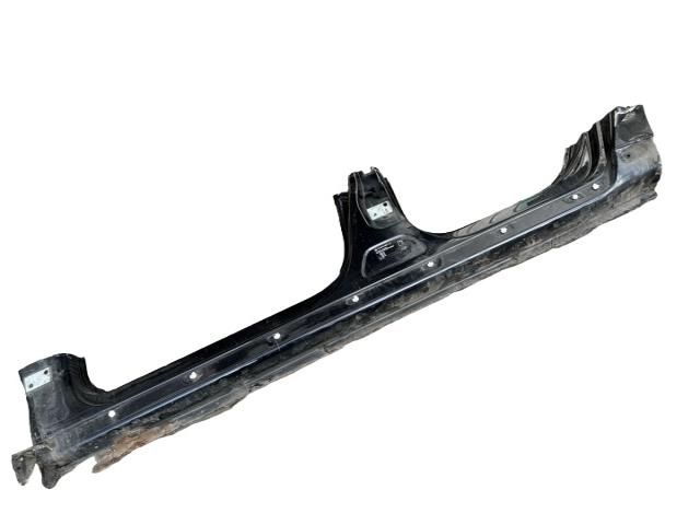 bontott VW PASSAT B6 Bal Küszöb