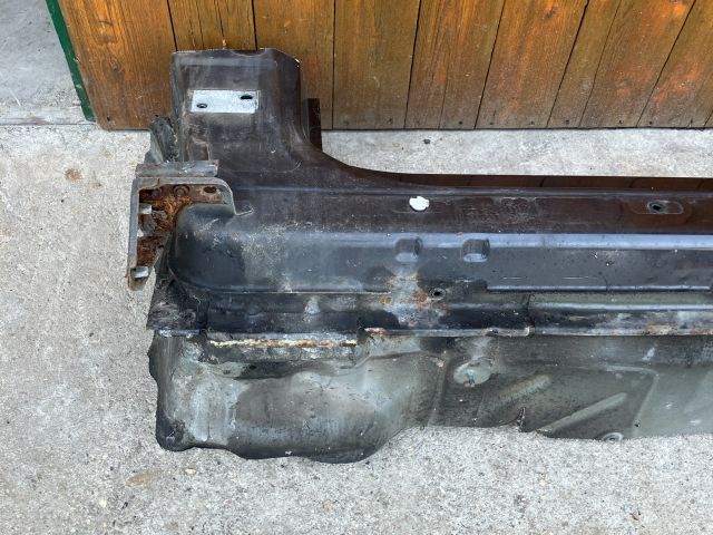 bontott VW PASSAT B6 Bal Küszöb