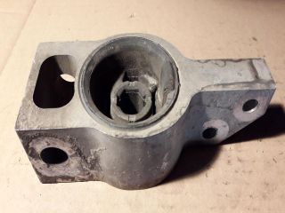 bontott VW PASSAT B6 Bal Lengőkar Tartó