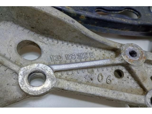 bontott VW PASSAT B6 Bal Lengőkar Tartó