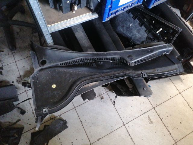 bontott VW PASSAT B6 Bal Levélrács Záróvég