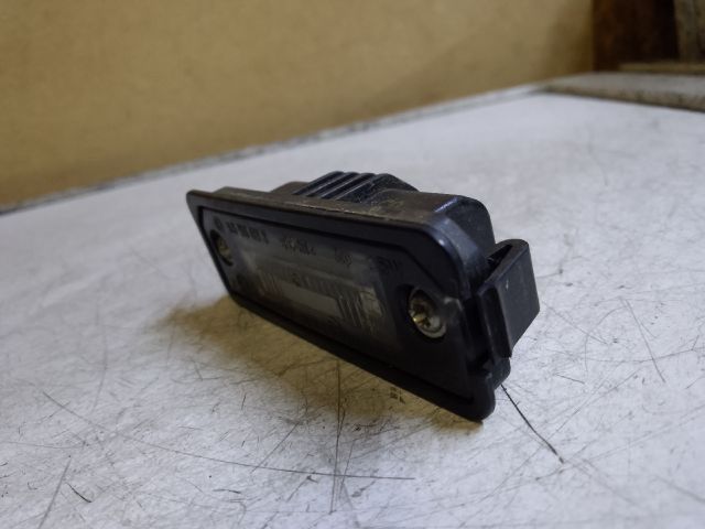 bontott VW PASSAT B6 Bal Rendszámtábla Világítás