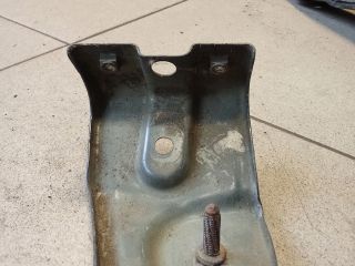 bontott VW PASSAT B6 Bal Sárvédő Oldaltartó