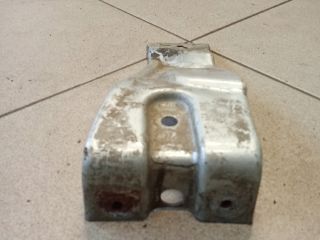 bontott VW PASSAT B6 Bal Sárvédő Oldaltartó