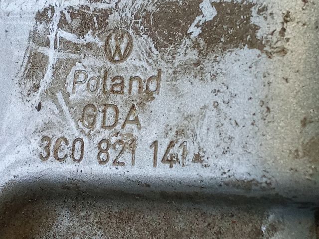 bontott VW PASSAT B6 Bal Sárvédő Oldaltartó