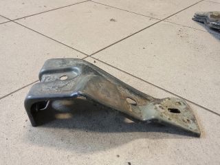 bontott VW PASSAT B6 Bal Sárvédő Oldaltartó