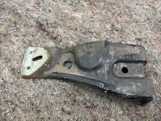 bontott VW PASSAT B6 Bal Sárvédő Oldaltartó