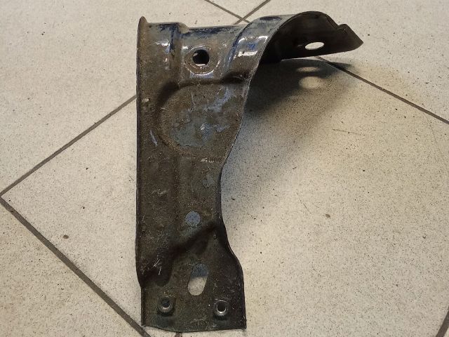 bontott VW PASSAT B6 Bal Sárvédő Oldaltartó