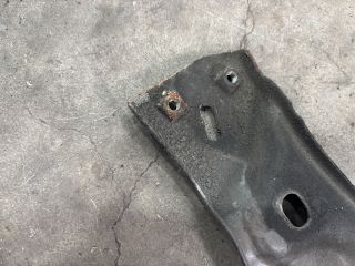 bontott VW PASSAT B6 Bal Sárvédő Oldaltartó