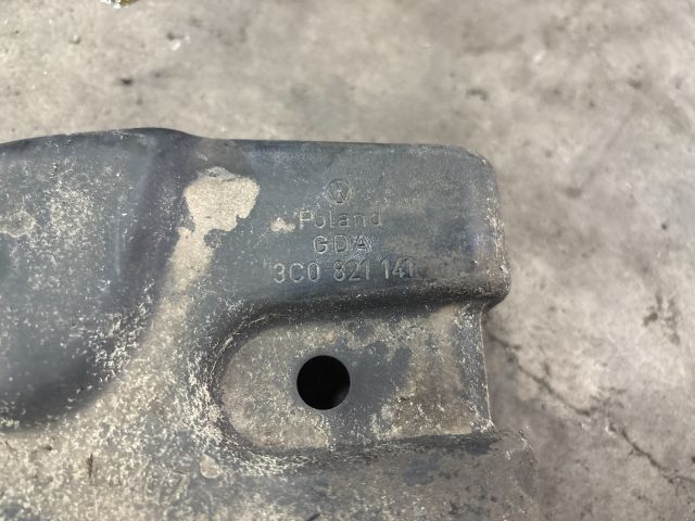 bontott VW PASSAT B6 Bal Sárvédő Oldaltartó