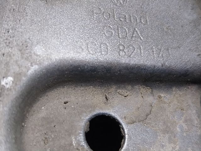 bontott VW PASSAT B6 Bal Sárvédő Oldaltartó