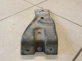 bontott VW PASSAT B6 Bal Sárvédő Oldaltartó