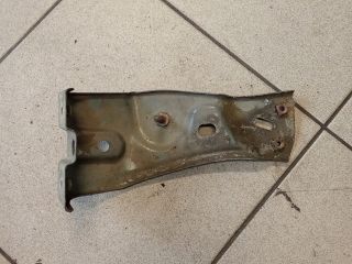 bontott VW PASSAT B6 Bal Sárvédő Oldaltartó