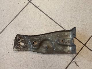 bontott VW PASSAT B6 Bal Sárvédő Oldaltartó