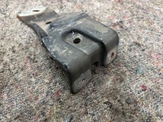 bontott VW PASSAT B6 Bal Sárvédő Oldaltartó