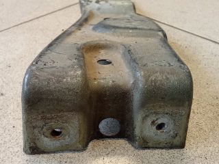 bontott VW PASSAT B6 Bal Sárvédő Oldaltartó