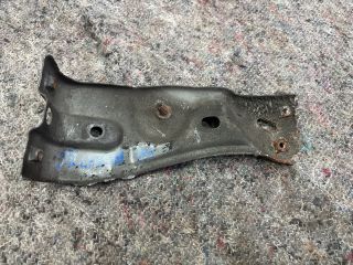 bontott VW PASSAT B6 Bal Sárvédő Oldaltartó