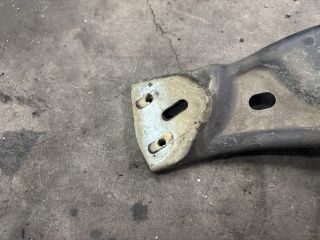 bontott VW PASSAT B6 Bal Sárvédő Oldaltartó