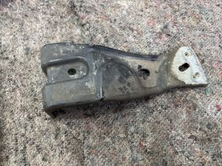 bontott VW PASSAT B6 Bal Sárvédő Oldaltartó