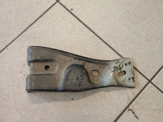 bontott VW PASSAT B6 Bal Sárvédő Oldaltartó