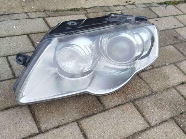 bontott VW PASSAT B6 Bal Xenon Fényszóró