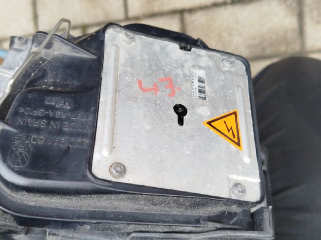 bontott VW PASSAT B6 Bal Xenon Fényszóró