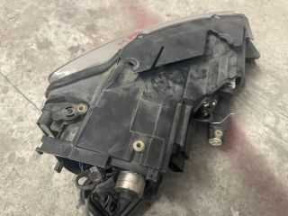 bontott VW PASSAT B6 Bal Xenon Fényszóró