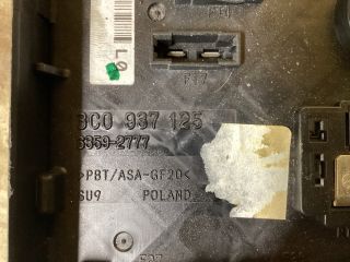 bontott VW PASSAT B6 Biztosítéktábla Doboz