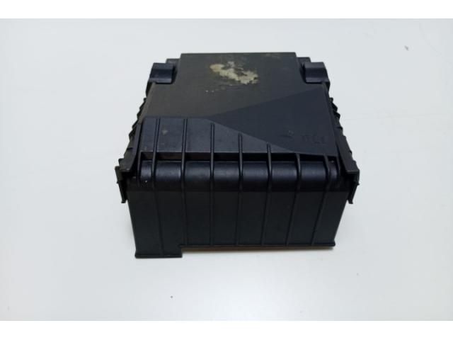 bontott VW PASSAT B6 Biztosítéktábla Fedél