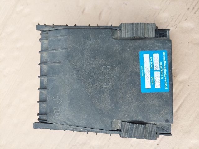 bontott VW PASSAT B6 Biztosítéktábla Fedél