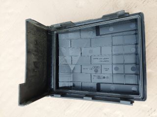 bontott VW PASSAT B6 Biztosítéktábla Fedél