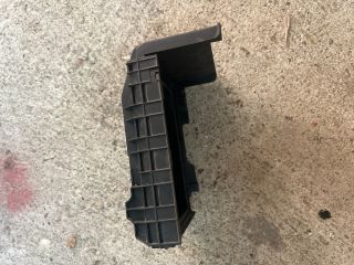 bontott VW PASSAT B6 Biztosítéktábla Fedél