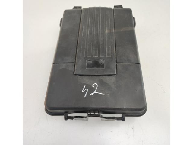 bontott VW PASSAT B6 Biztosítéktábla Fedél