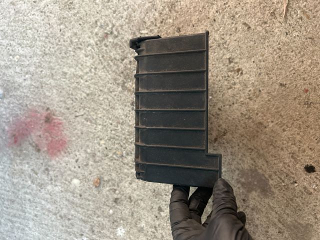 bontott VW PASSAT B6 Biztosítéktábla Fedél